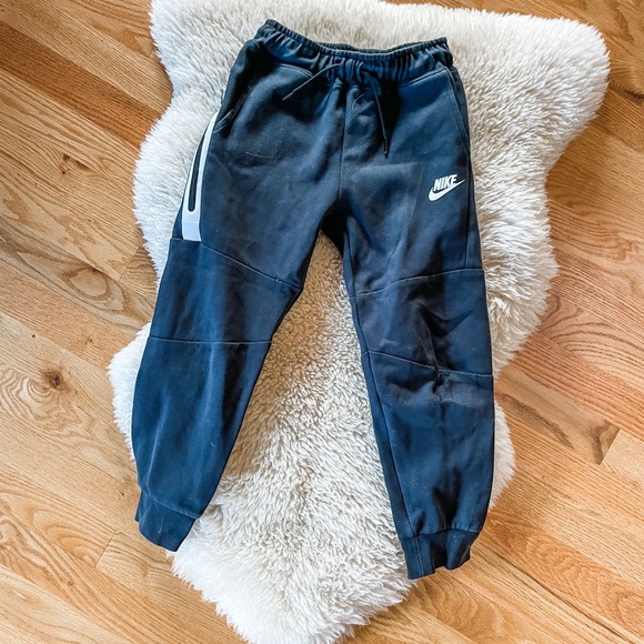 Nike Other - Nike kids sweatpants with side zipper detail